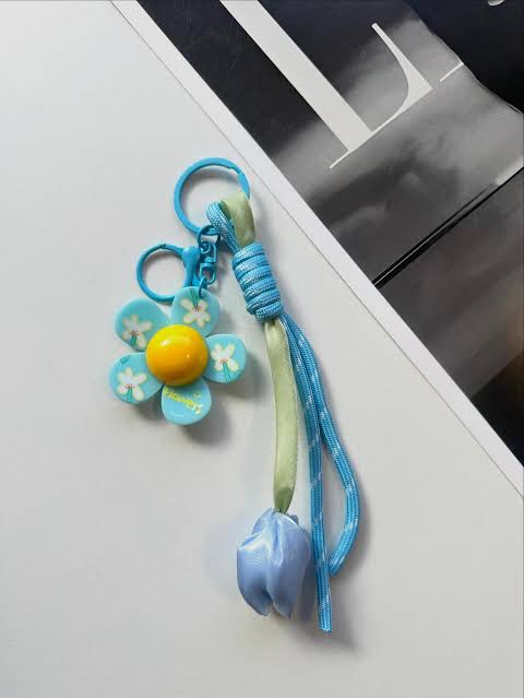 Daisy Charm Keychain & BagCharm